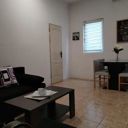 Isic Apartment